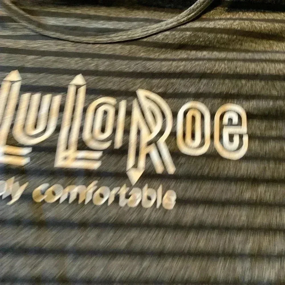 NWT Lularoe Women’s Top Size Medium - Picture 5 of 14